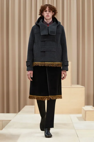 Look 11